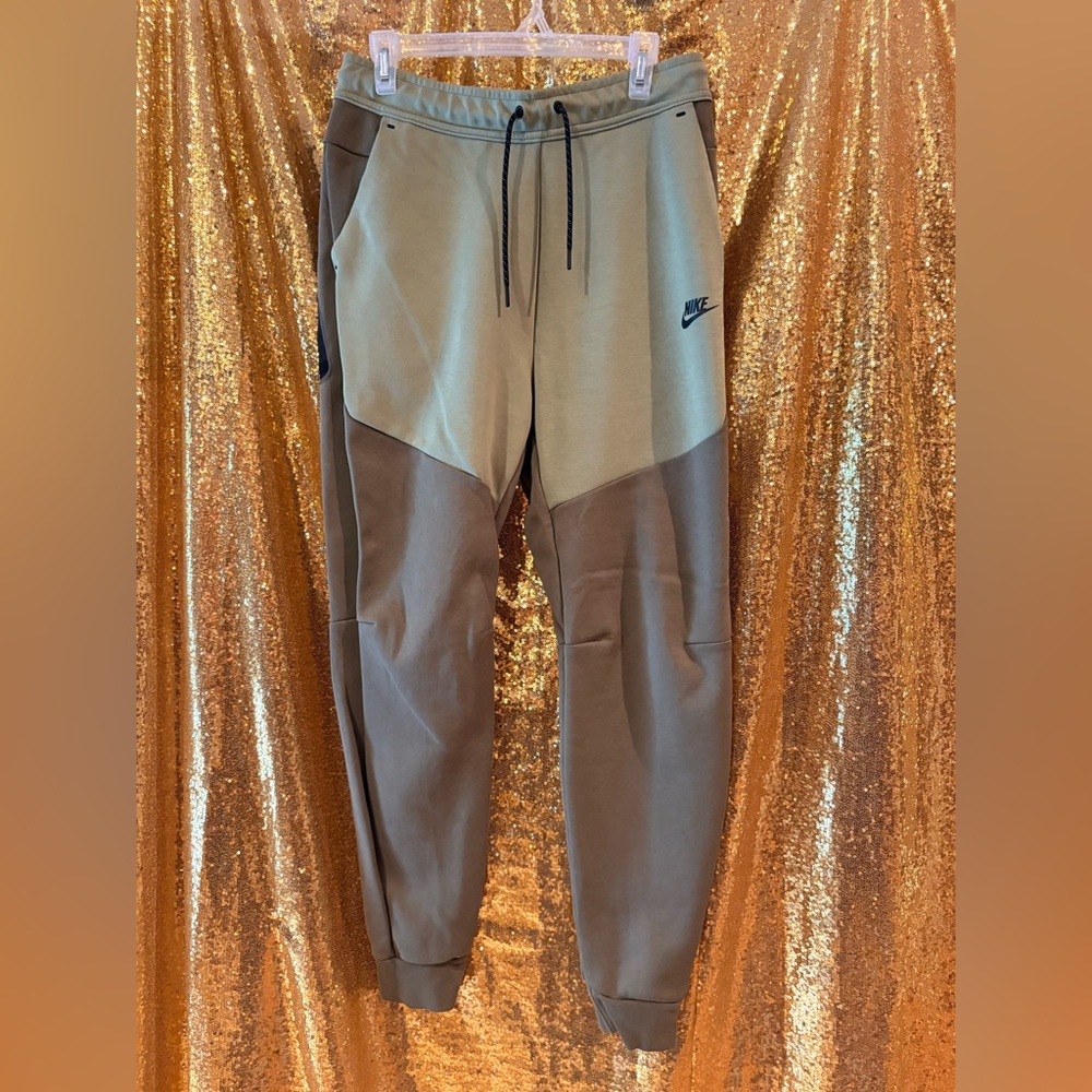 Medium Tall Men’s Nike Tech Fleece Joggers